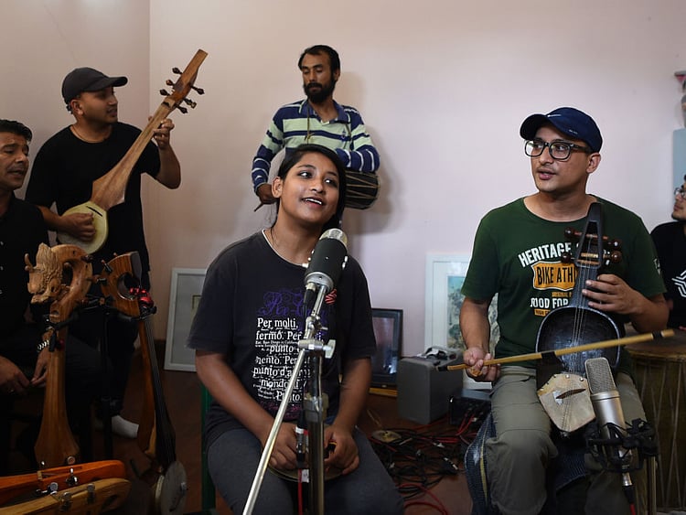 1.2125986-1471251204