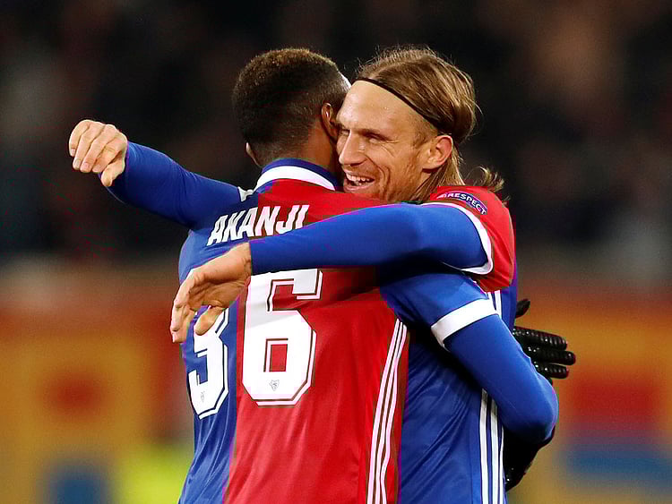 1.2129197-2833434700