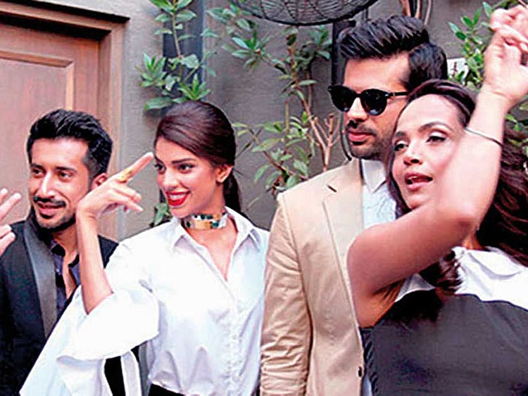 1.2142820-2685772917