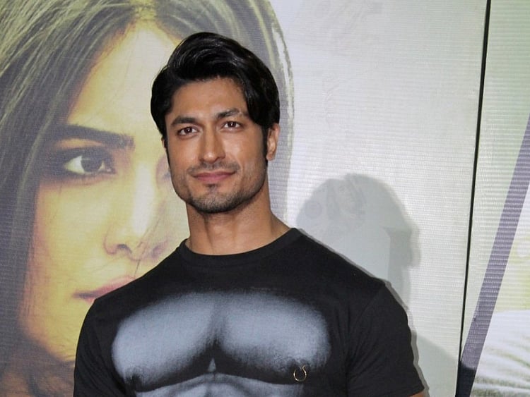 1.2135439-2585646052