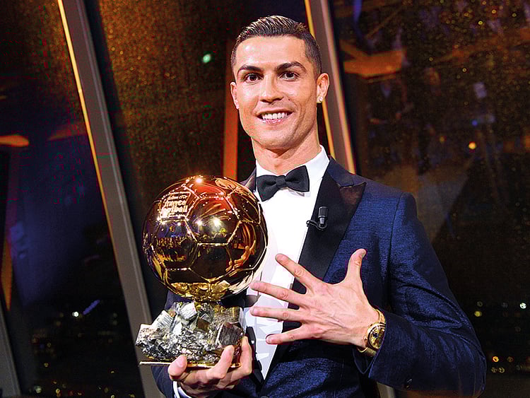 1.2137416-3161743172