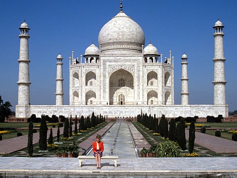 February 11, 1992: Princess Diana visits Taj Mahal