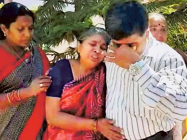 1.1983586-2805857553