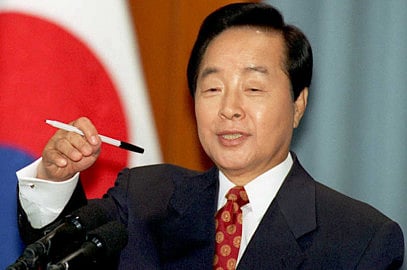 February 25, 1997: Kim apologises for Hanbo loan scandal