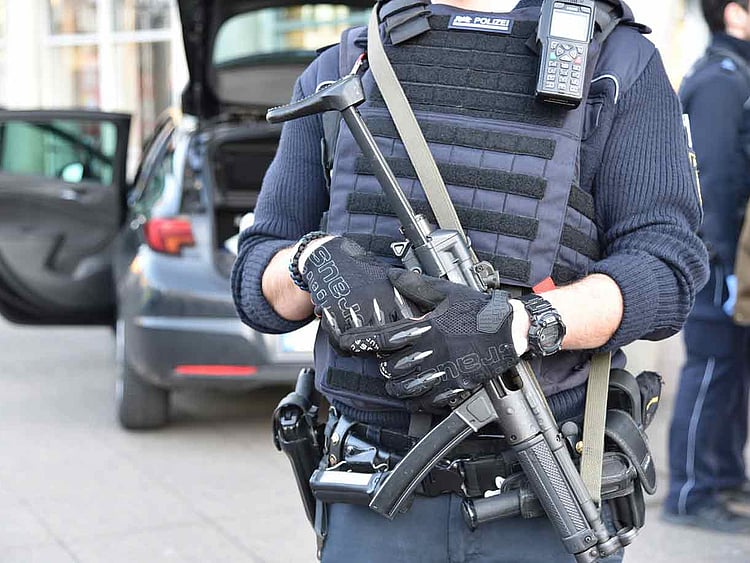 1.1984199-1808265901