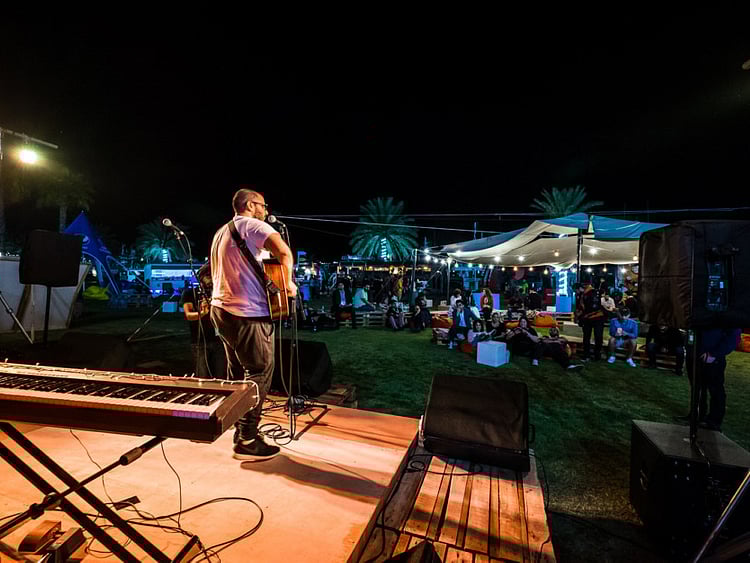 1.1975188-3945288418