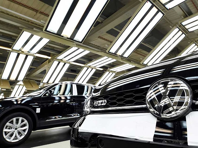 1.1991586-2049878309