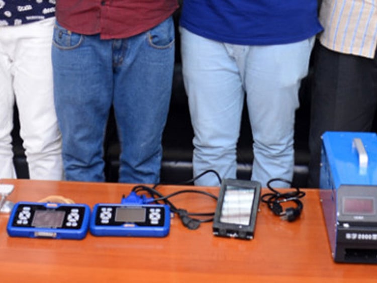 1.1996211-4072927005