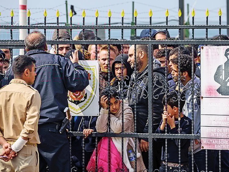 1.1998522-2242474041