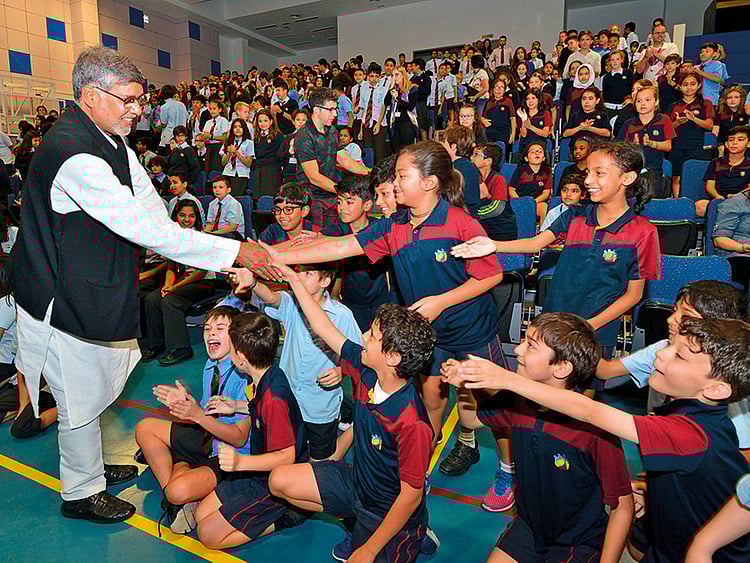 1.2001599-2523243365