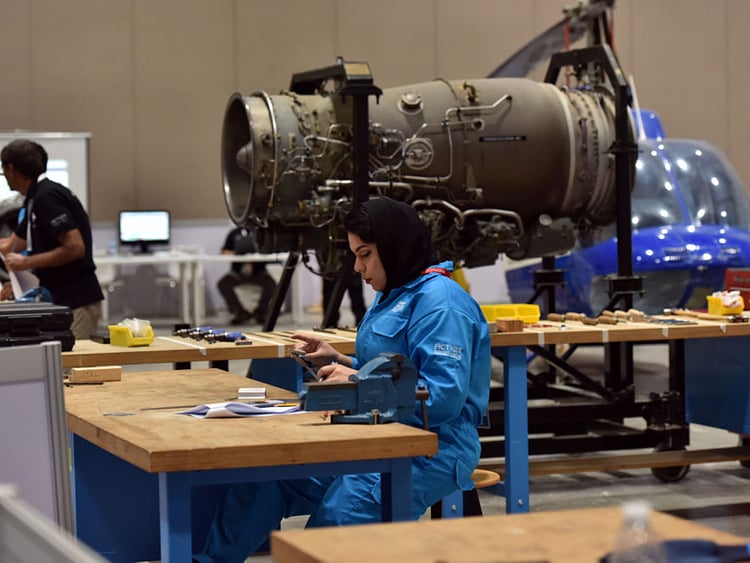 1.2010935-2071975805