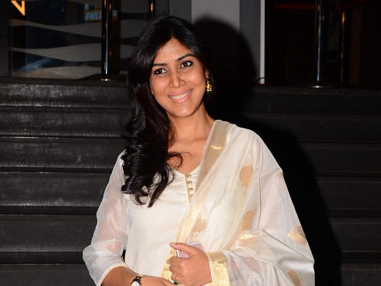 1.2011227-3676386415