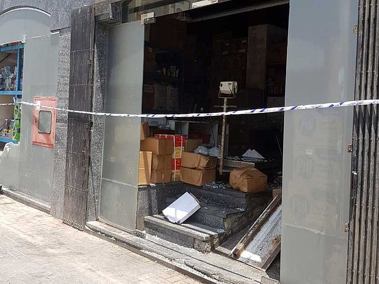 1.2011763-2213818466