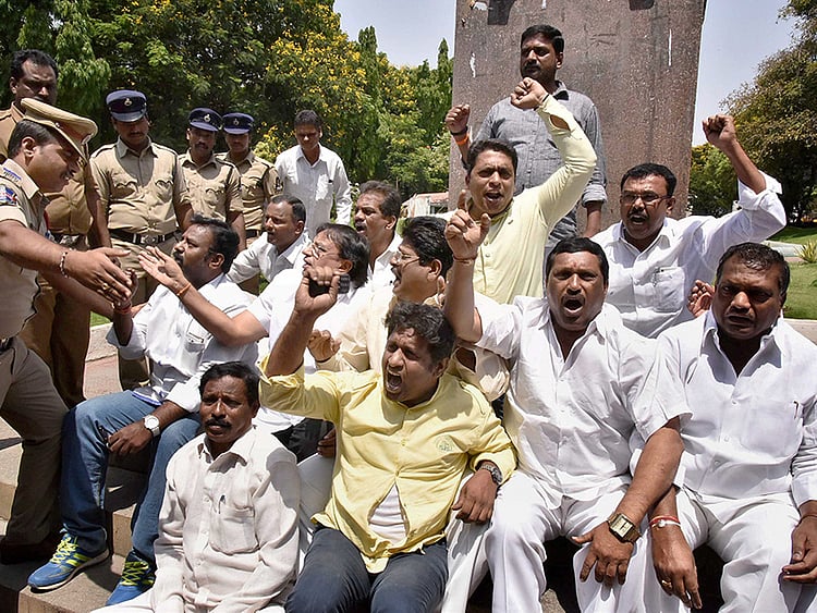 1.2012460-3443532783