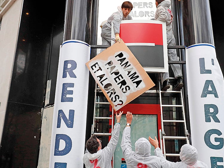 1.2004412-3921870978