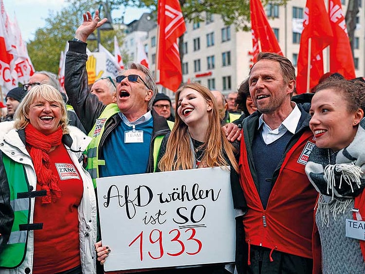 1.2015439-2728661865