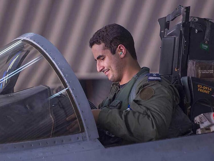 1.2015799-4271652344