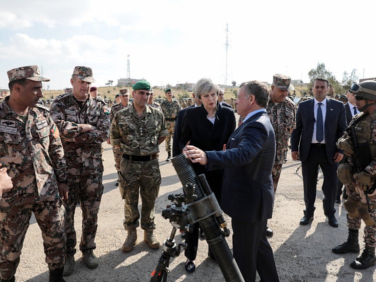 1.2005320-3883935123