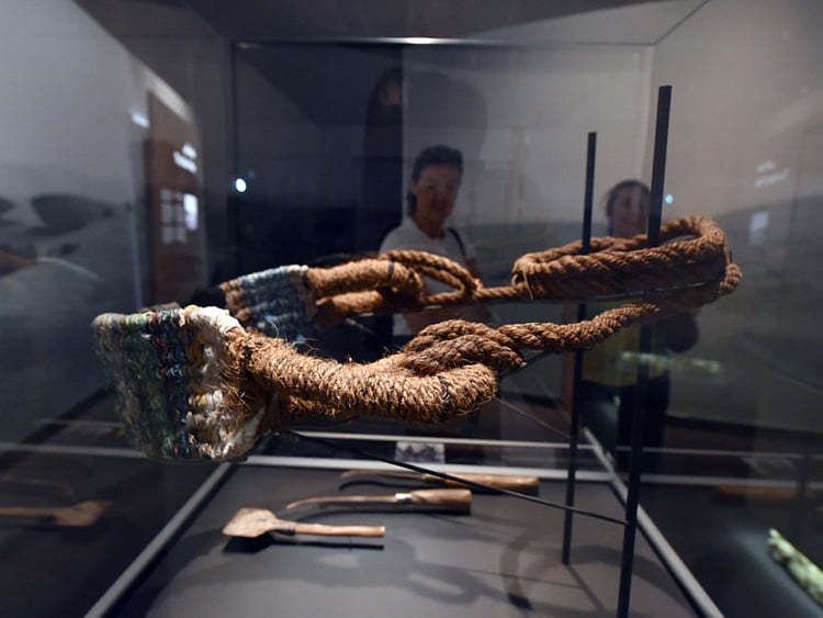 1.2004935-1126943051