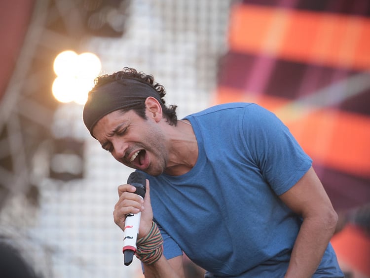 1.2005518-2839292886