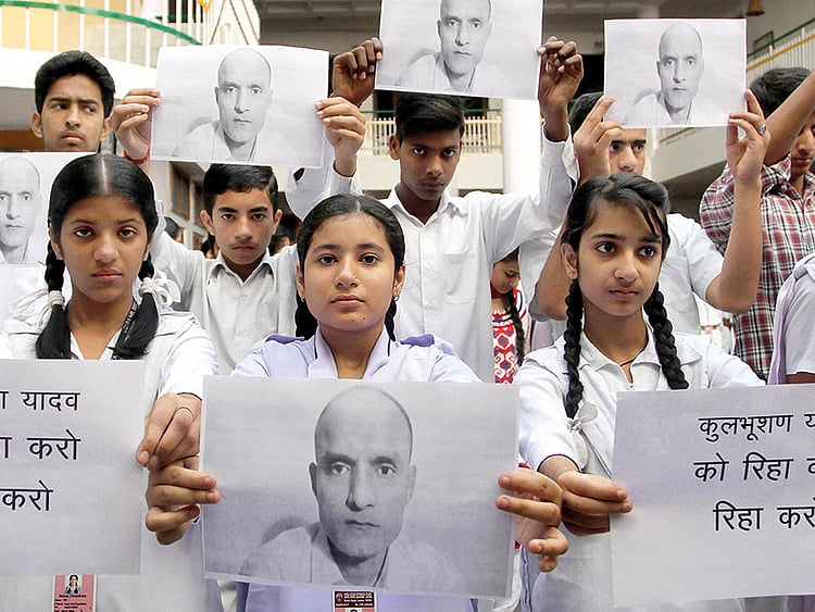 1.2025182-3142057054