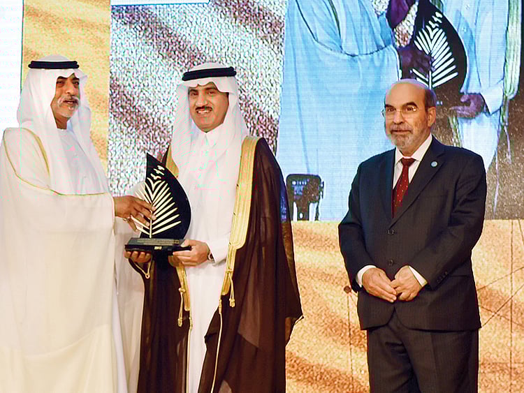 1.2027554-3266659244