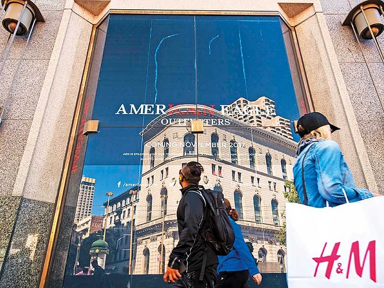 1.2030085-2045976250