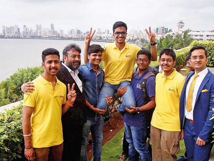 1.2042916-3632308300