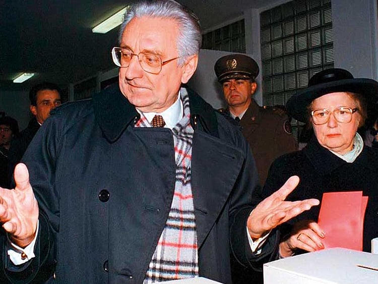 1.2044255-3909589565