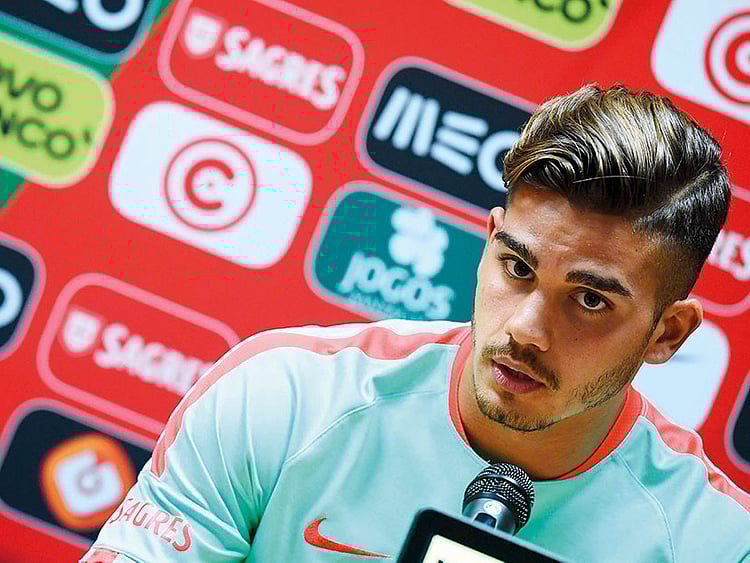 1.2045036-2577942254