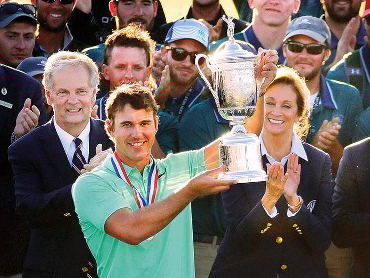 1.2046049-2323891890