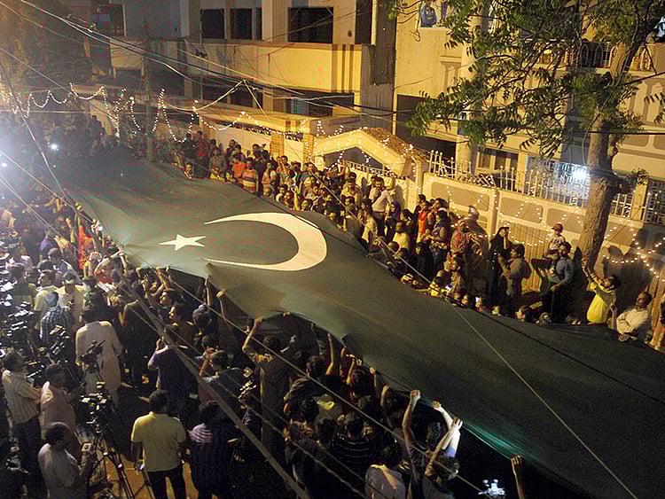 1.2046422-2114460091