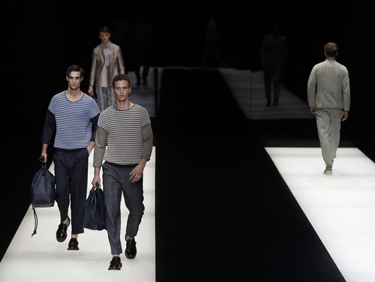 1.2047052-4222038412