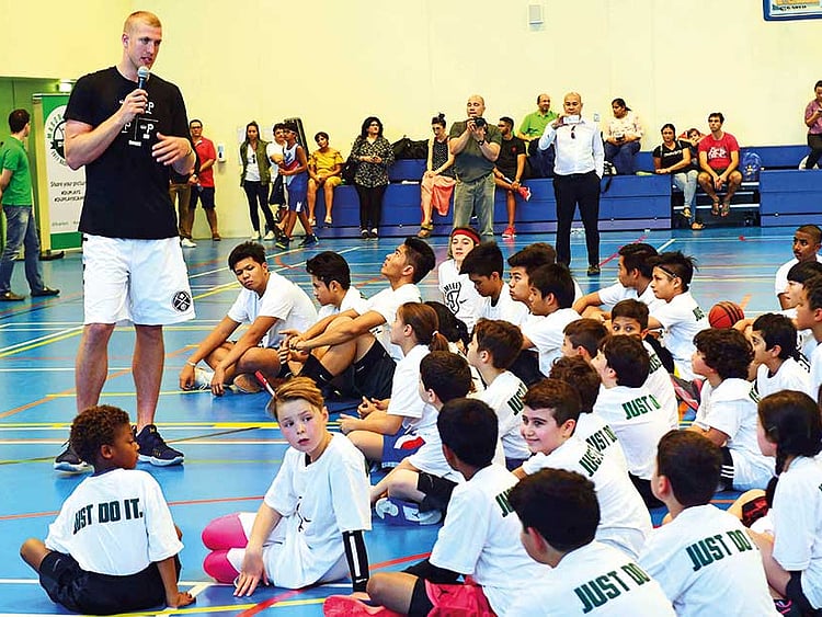 1.2049903-2885711771