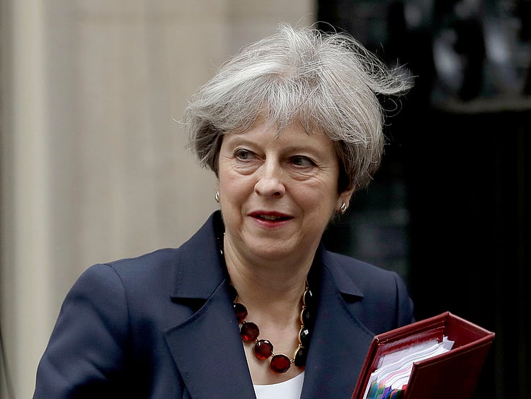 1.2051047-3106125804