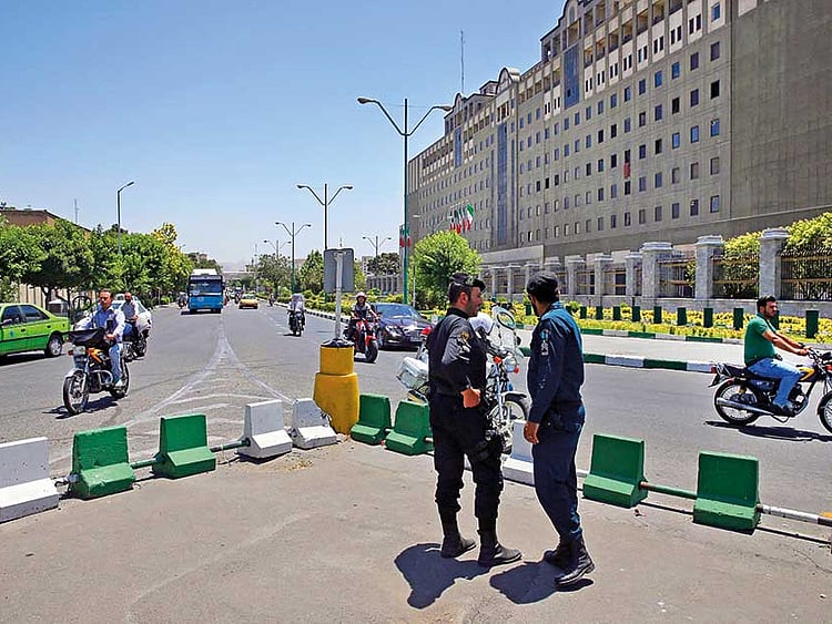 1.2040439-3449793502