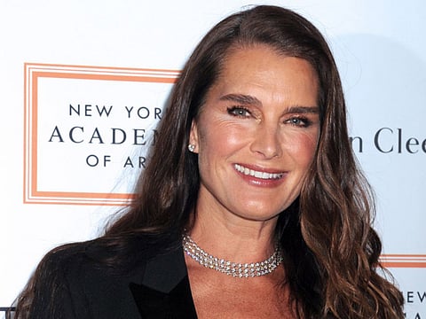 Brooke Shields strips for ad