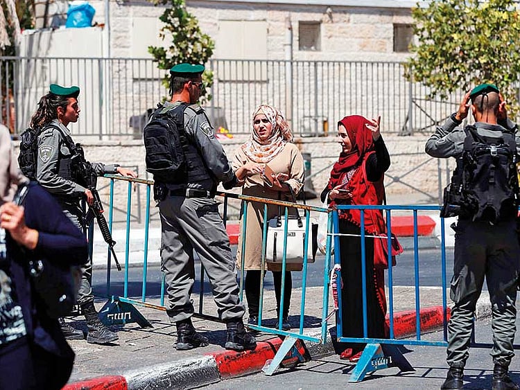 1.2059183-3768593970