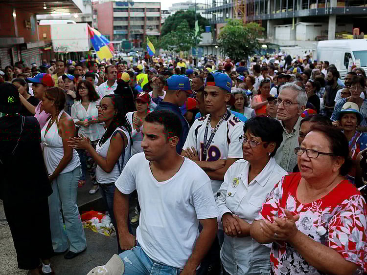 1.2059968-2243965310