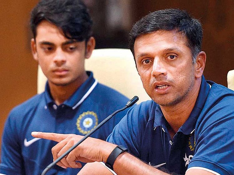 1.2062752-2396280300