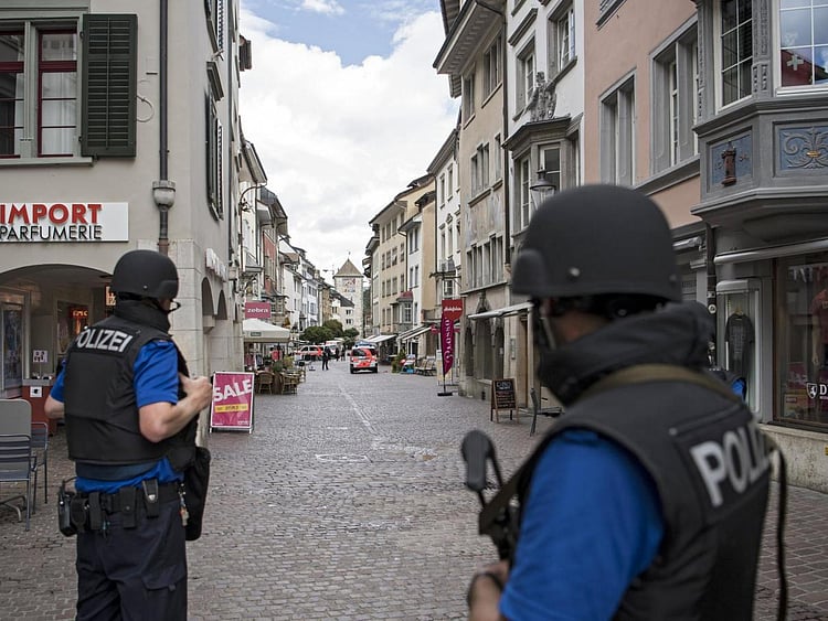 1.2063508-3728513632