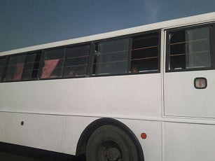 Buses transport workers without airconditioning