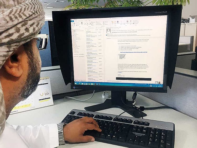 1.2053052-2132851362