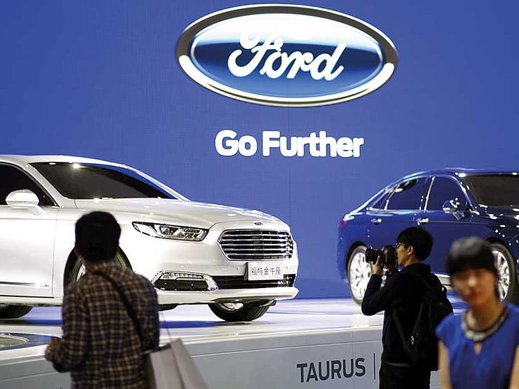 1.2054073-1075933924