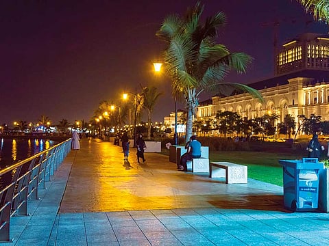 A file picture shows people hanging out at Jeddah’s Corniche. The shut facilities include the Seafront, the Southern Corniche as well as the Northern and Southern Obhur.