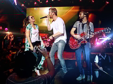 Lady Antebellum’s Hillary Scott expecting twins