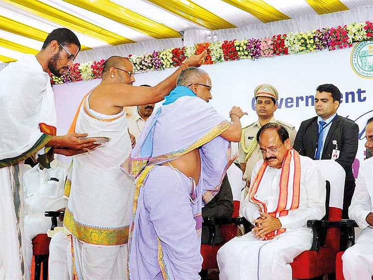 1.2077705-1021716685