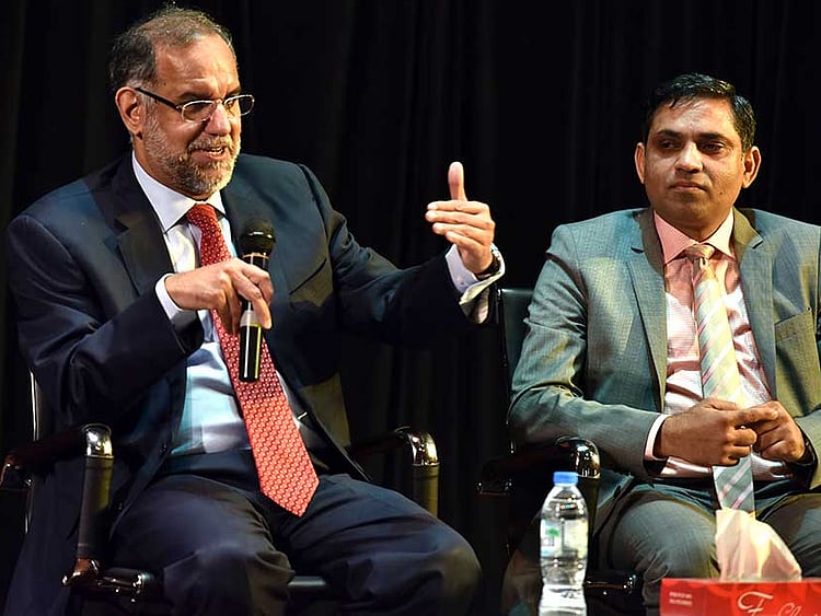 1.2079323-1918645373