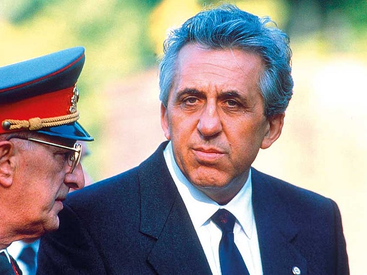 1.2079516-4177732223