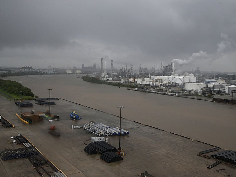 1.2083619-2830280921